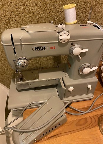 PFAFF 362 Gri Dikiş Makinesi