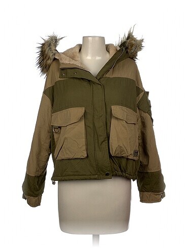 Bershka Mont %70 İndirimli.