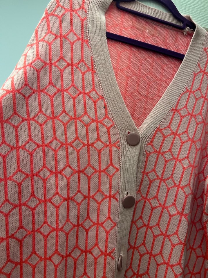 Düğmeli Pembe V Yaka Kadın Hırka - Görsel 2