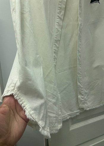 Düğmeli Beyaz Kolsuz Pamuk Gömlek - Görsel 5