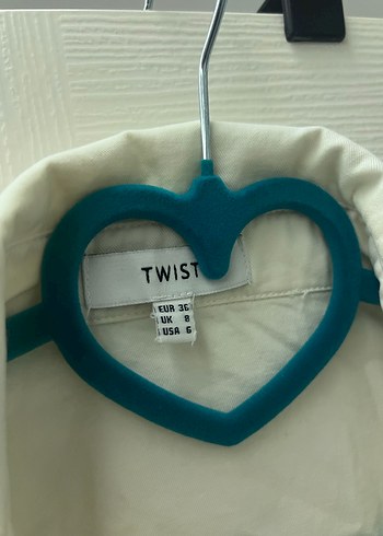 Düğmeli Beyaz Kolsuz Pamuk Gömlek - Görsel 4