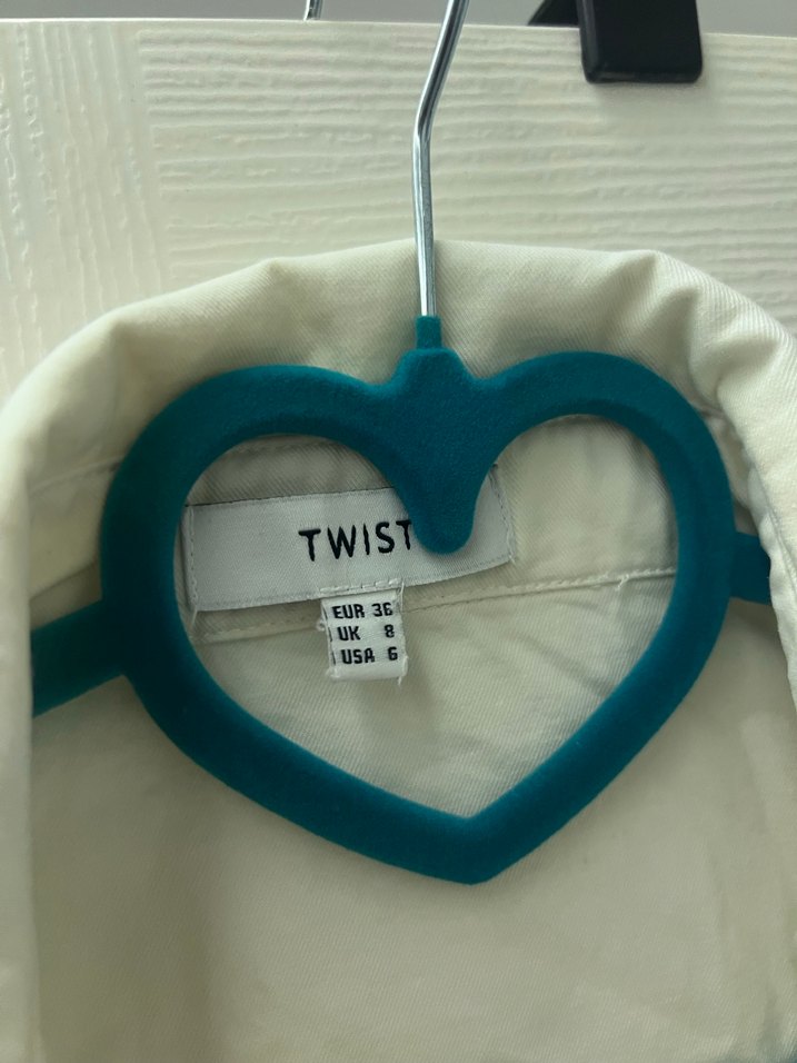 Düğmeli Beyaz Kolsuz Pamuk Gömlek - Görsel 4