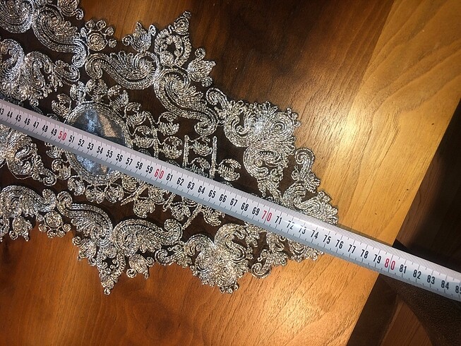 Gümüş rengi sehpa örtüsü - Görsel 5