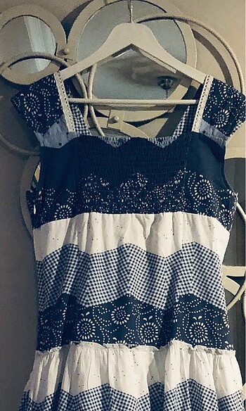 Fırfırlı fisto detaylı çok güzel bir elbise - Görsel 5