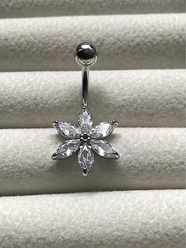 Diğer Çiçekli Göbek Piercing