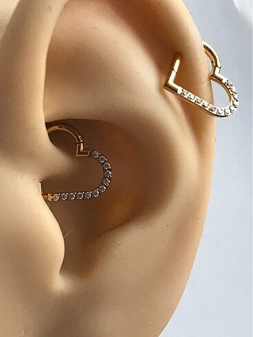 Kalpli Taşlı Gold Daith/Helix Piercing