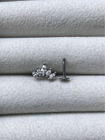  Beden Lotus Taşlı Gümüş Helix/Tragus Piercing
