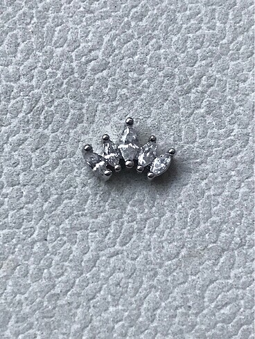 Diğer Lotus Taşlı Gümüş Helix/Tragus Piercing