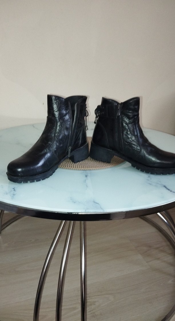 Deri Kadın Bot - Görsel 2