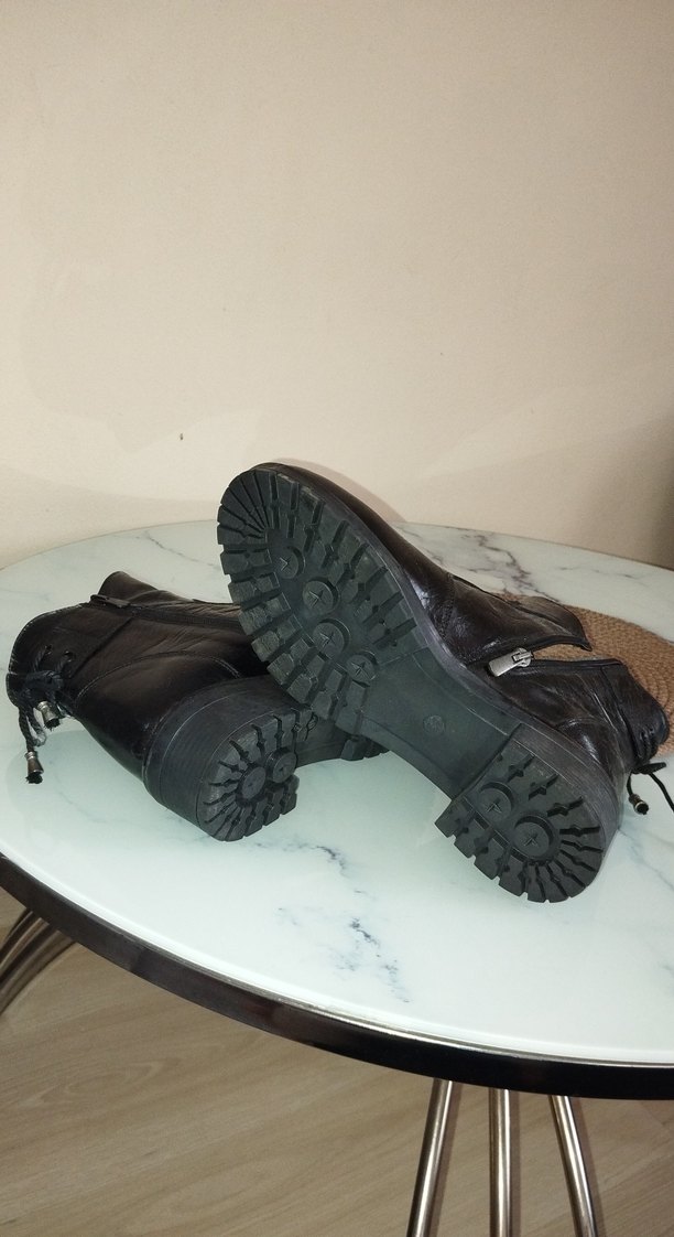 Deri Kadın Bot - Görsel 4