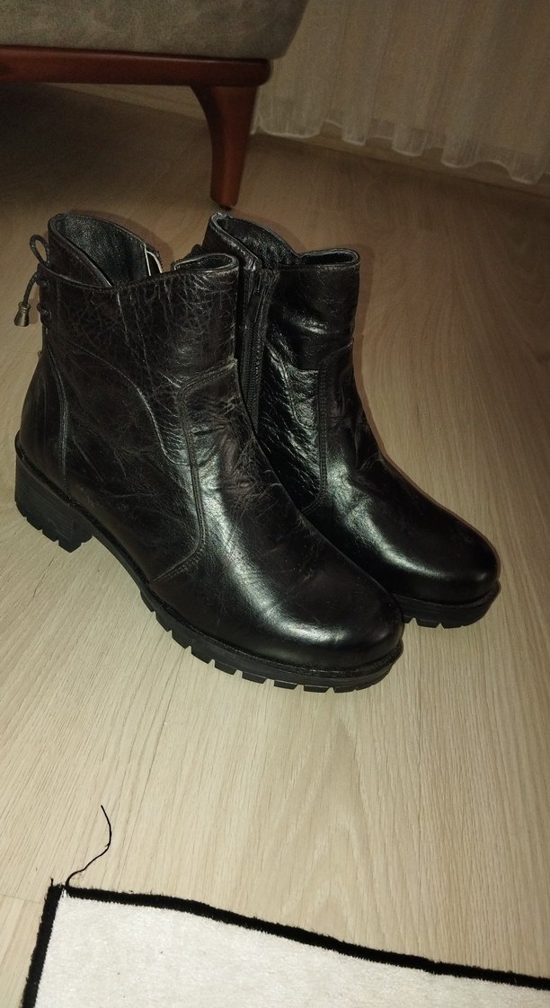 Deri Kadın Bot - Görsel 5