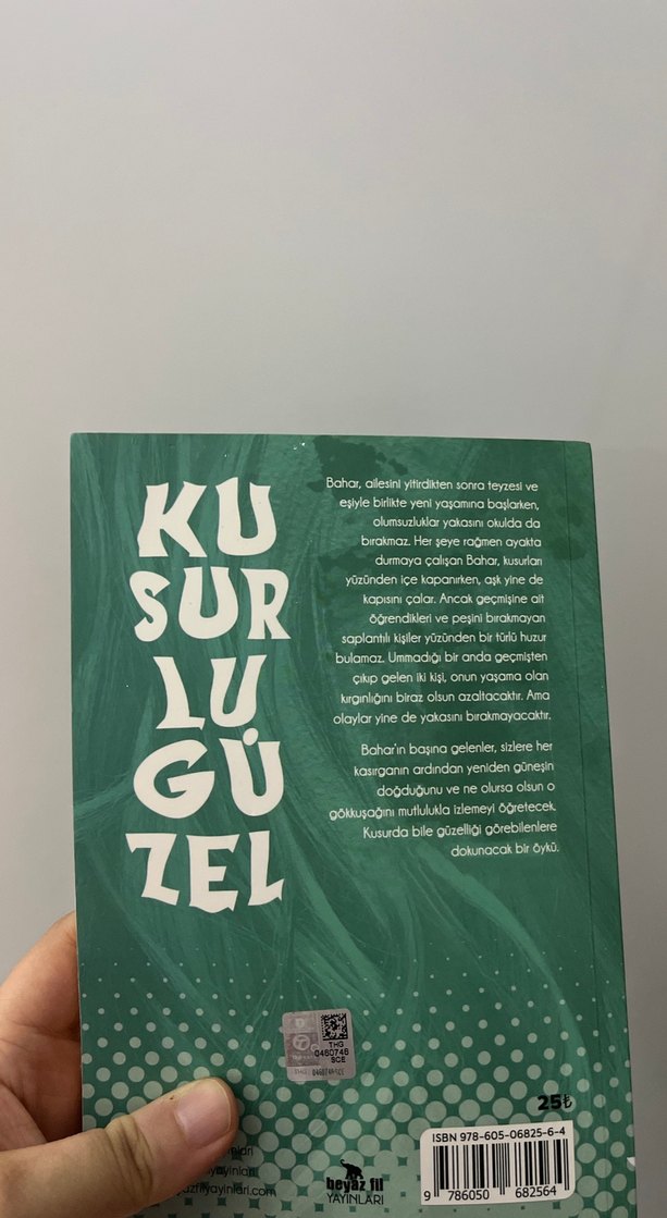 Kusurlu Güzel - M. Zeki Çecan Roman - Görsel 2