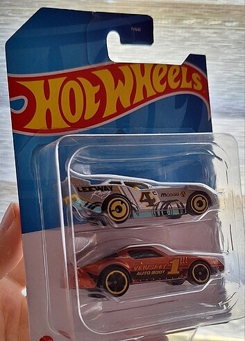 Hot wheels 2 li set 