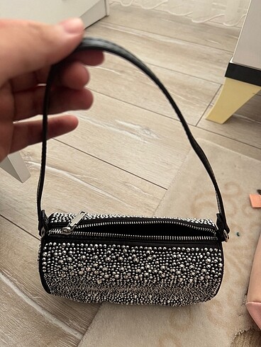  Beden Mango taşlı çanta
