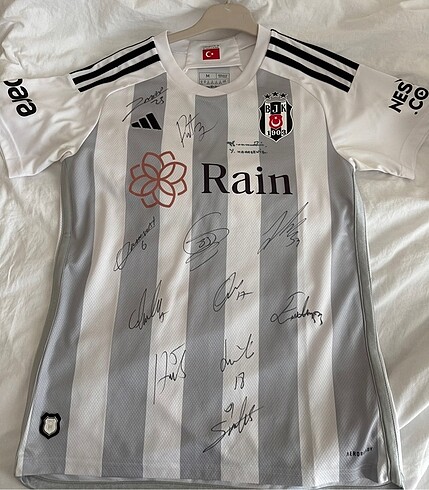 Beşiktaş imzalı forma
