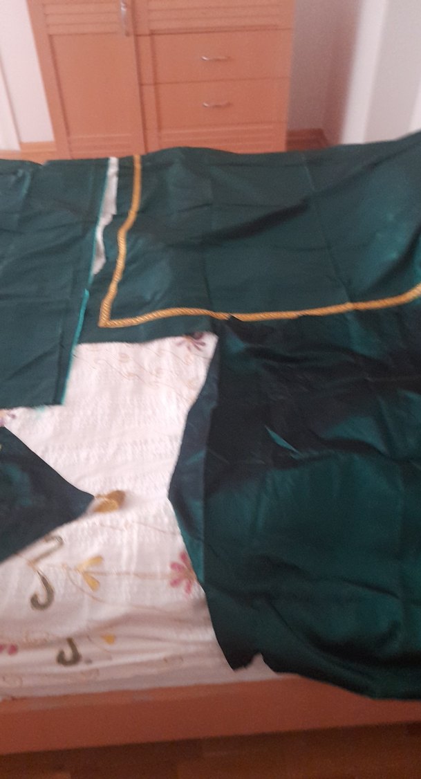 Nakışlı Koyu Yeşil Masa Örtüsü - Görsel 2