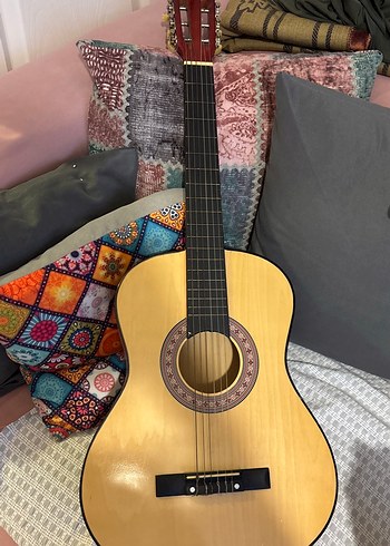 Klasik Kahverengi Akustik Gitar