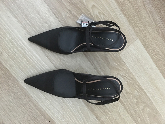 Zara önden çaprazlı topuklu ayakkabı