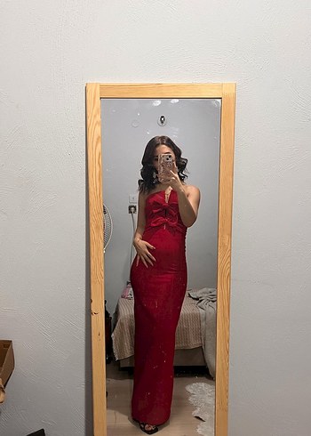 Uzun Drapeli Kırmızı Straplez Abiye Elbise - Görsel 3