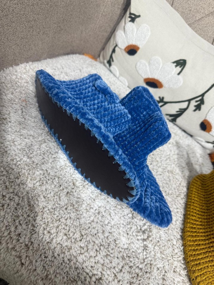 Mavi Örgü Ev Terliği - Görsel 2