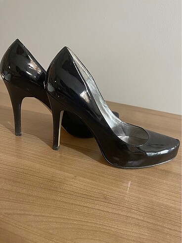 Guess Guess Rugan