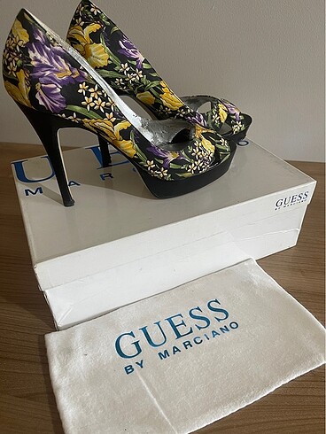 Guess Guess çiçekli