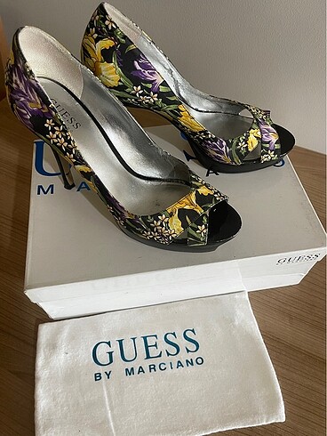 38 Beden Guess çiçekli