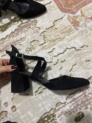 Kalın topuklu ayakkabı