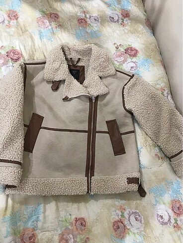 Quzu peluş biyeli mont kaban