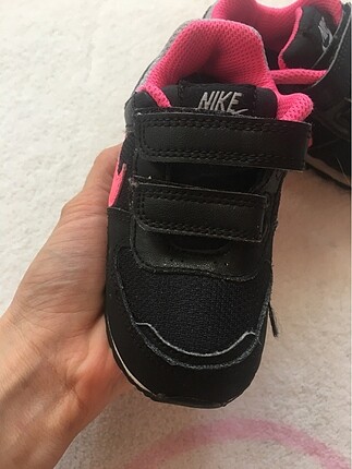 Nike Urunde deforme yoktur