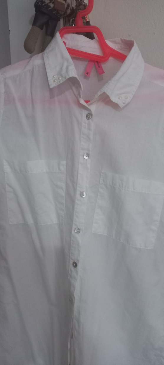 Düğmeli Beyaz Kadın Gömlek - Görsel 2