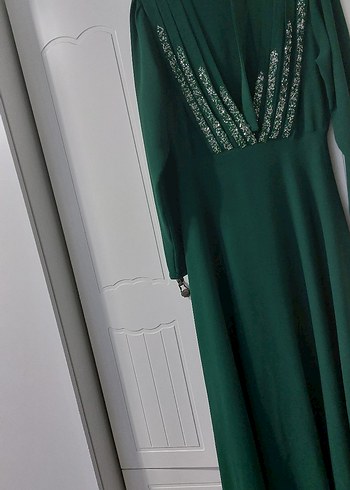 Yeşil Uzun Kollu İşlemeli Kadın Abiye Elbise - Görsel 3