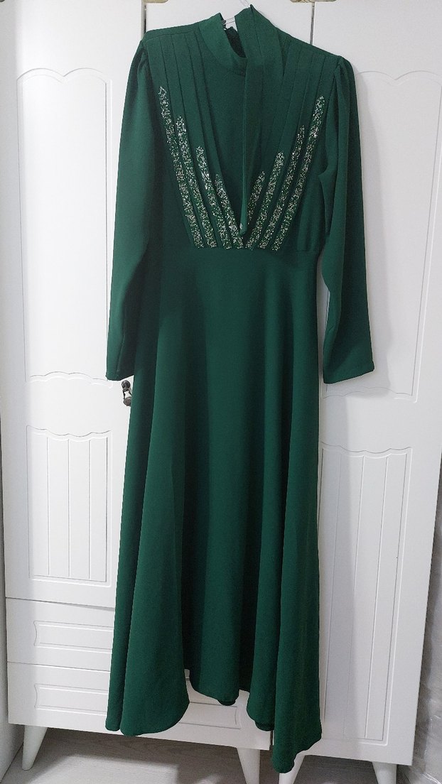 Yeşil Uzun Kollu İşlemeli Kadın Abiye Elbise - Görsel 2