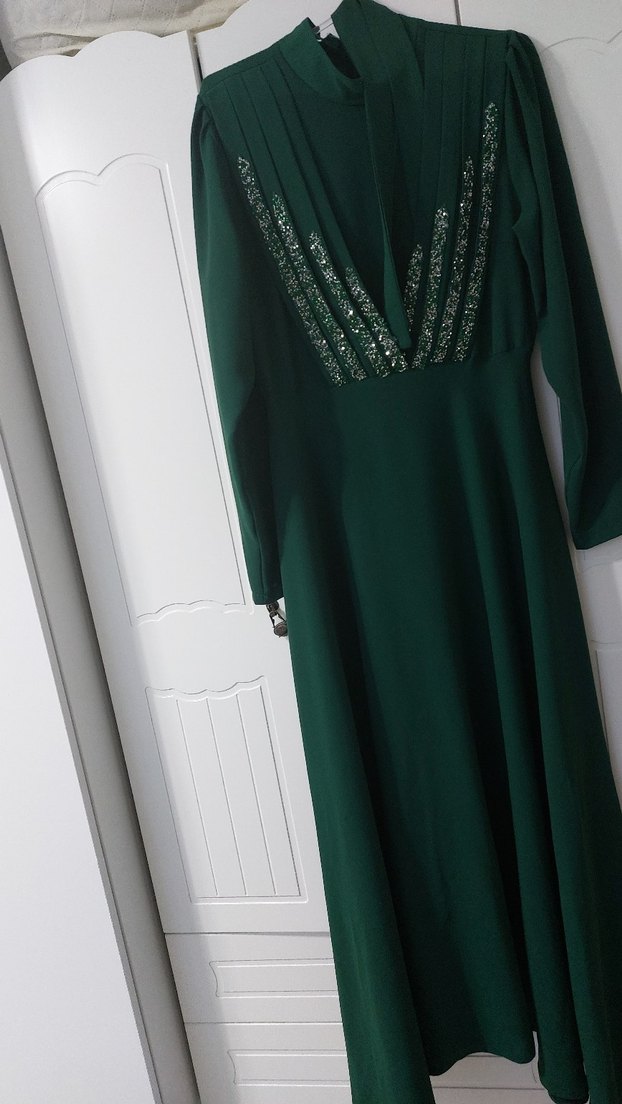 Yeşil Uzun Kollu İşlemeli Kadın Abiye Elbise - Görsel 4