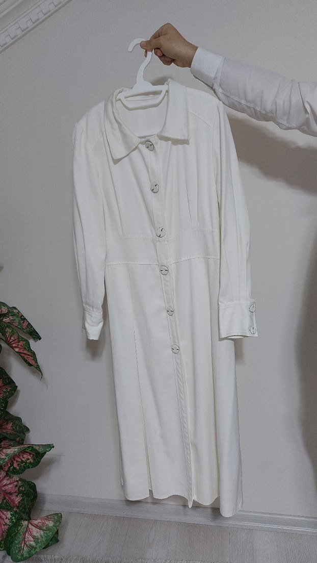 Düğmeli Beyaz Keten Uzun Kadın Kaban - Görsel 3