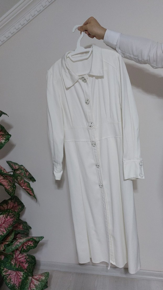 Düğmeli Beyaz Keten Uzun Kadın Kaban - Görsel 2