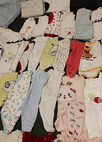 Yenidoğan Beden çeşitli Renk Erkek bebek kıyafetleri 0-6 ay arası 