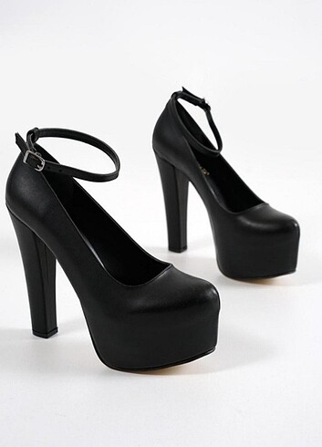 Platform topuklu siyah ayakkabı 