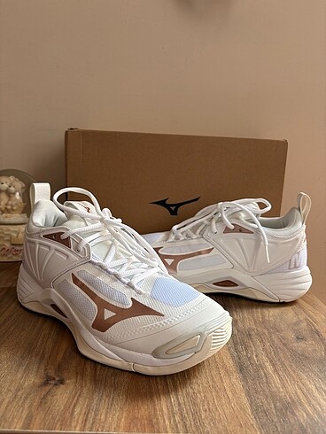 Diğer Mizuno Wave Momentum 2 Rose Gold Voleybol Ayakkabısı