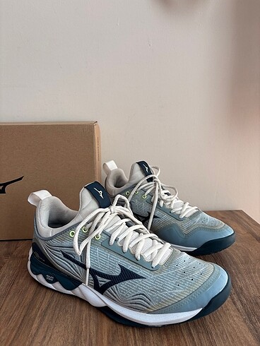 39 Beden Mizuno Wave Luminous 2 Voleybol Ayakkabısı