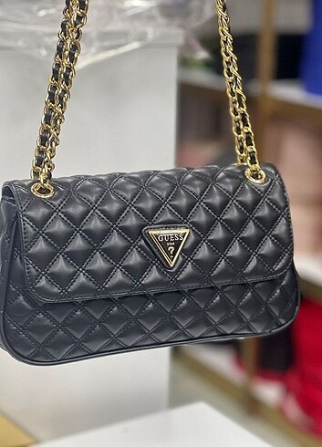  Beden çeşitli Renk GUESS HAND CANTA MODELİ 