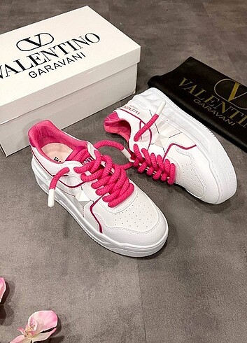 Valentino spor ayakkabı 