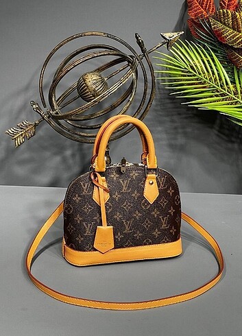 Louis Vuitton Louis Vuitton -ALMA BB