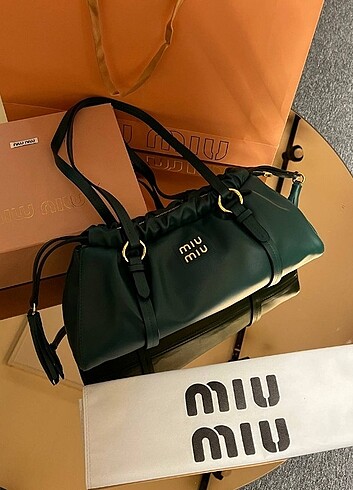 MİU MİU ÇANTA