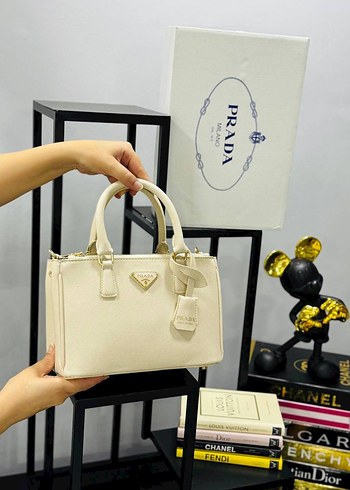 Prada Parlak Mavi Deri Prada Kadın Çanta PRADA