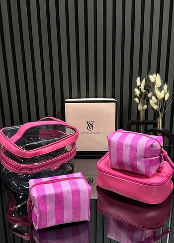 Victoria s Secret Renkli Parlak Kadın Makyaj Çantası VİCTORİA'S SECRET