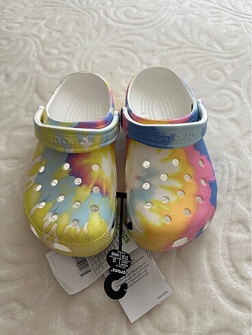 37 Beden Crocs Tie Dye