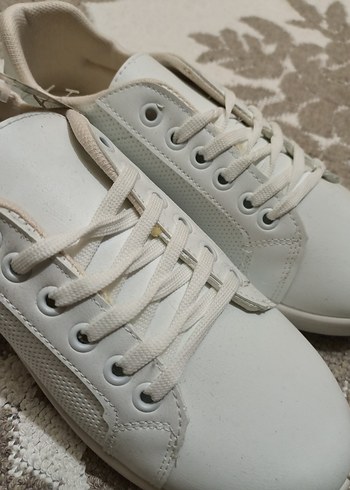 Beyaz günlük spor ayakkabı - Görsel 3