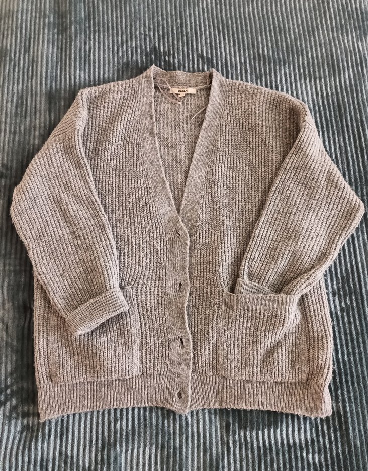 Koton gri v yaka triko hırka - Görsel 2