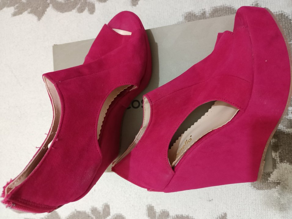 Süet dekolteli dolgu topuklu ayakkabı - Görsel 2